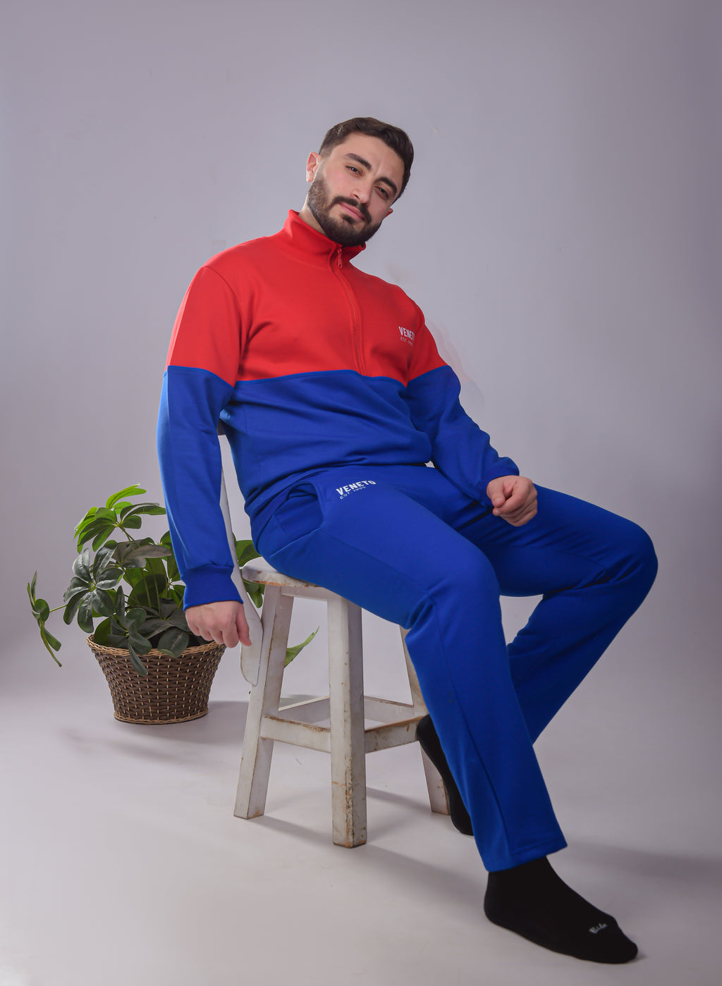 طقم بيجامة مريح باللون الأسود