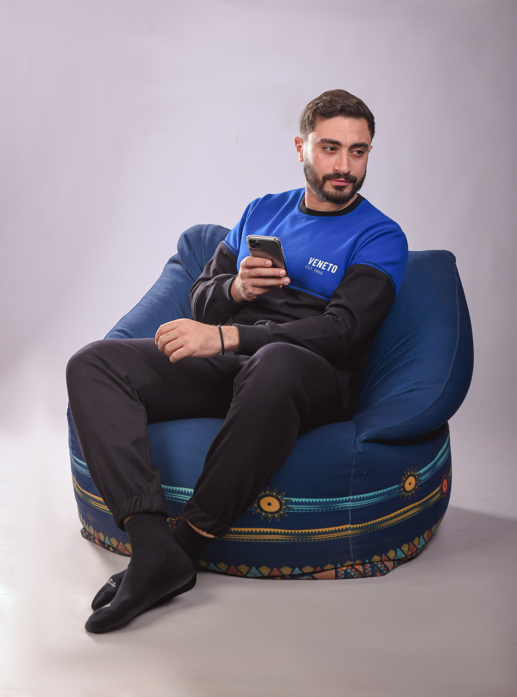 طقم بيجامة مريح باللون الأسود