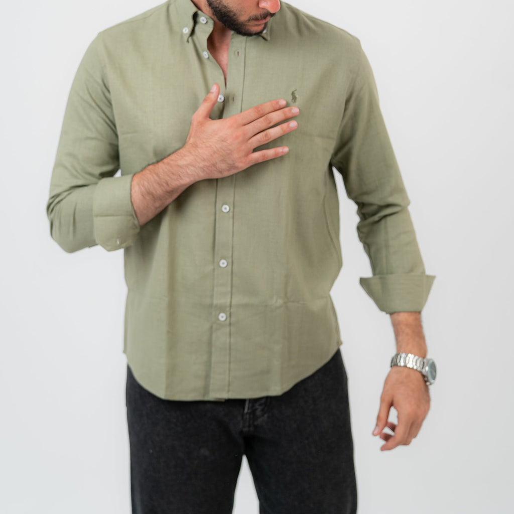 قميص بولو أمريكي بأكمام طويلة باللون الأخضر الزيتوني